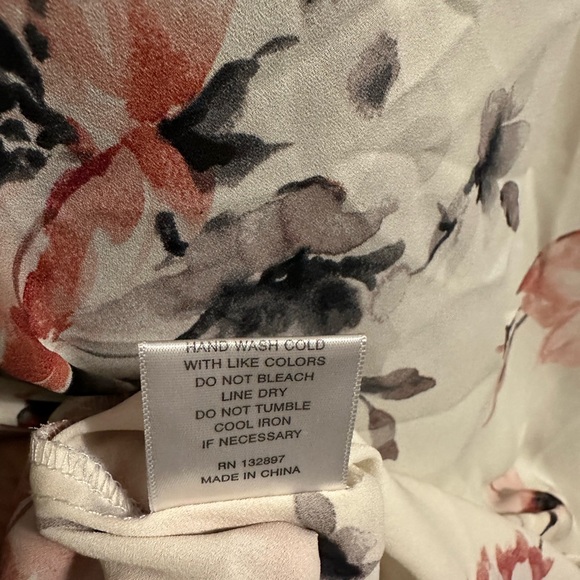 Rose & Olive Cream Floral Blouse - Picture 6 of 7